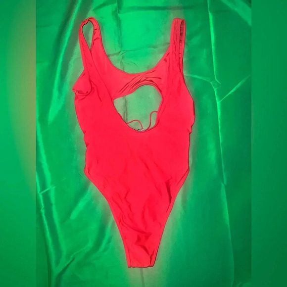 Icon Swim Swimsuit - Picture 4 of 7